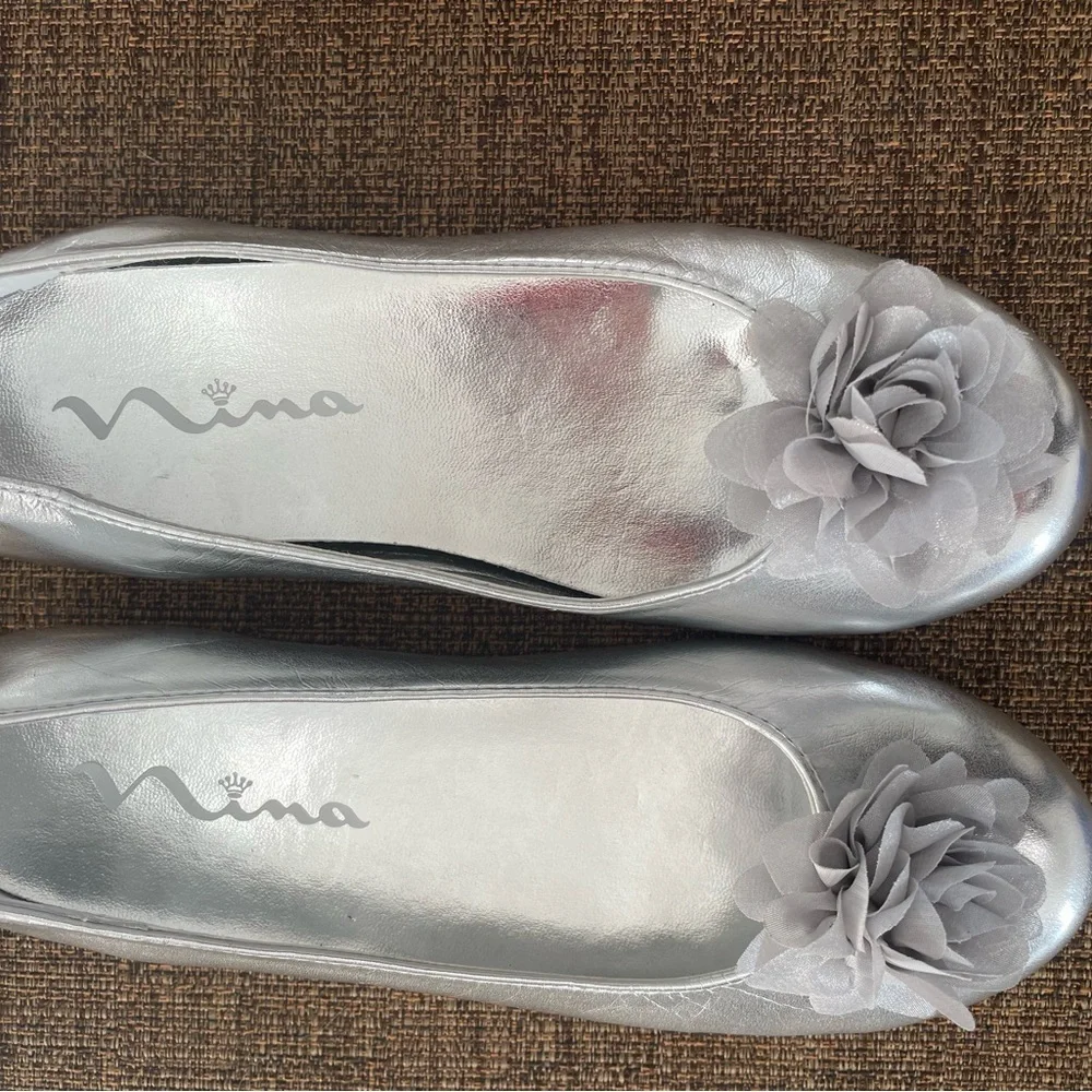 Silver Floral Little Girls Shoes Ballet Flat
